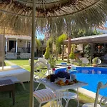 Tasquartas Hotel *