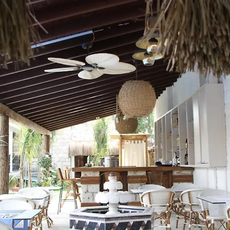 Tasquartas Hotel Alaçatı
